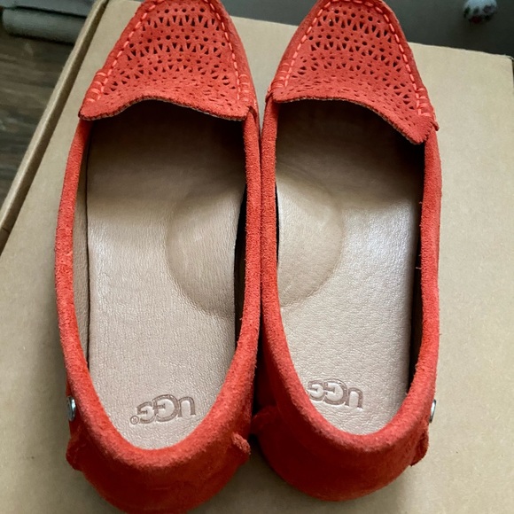 Ugg flats - Picture 3 of 5